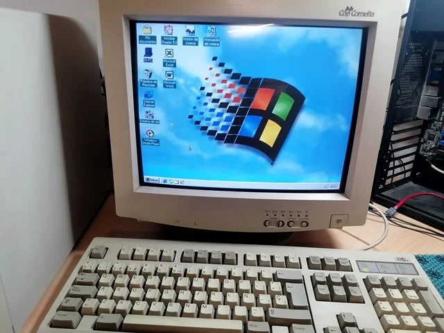 Archivo:Monitor1 1.webp